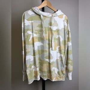 Aerie camo hoodie with drawstring